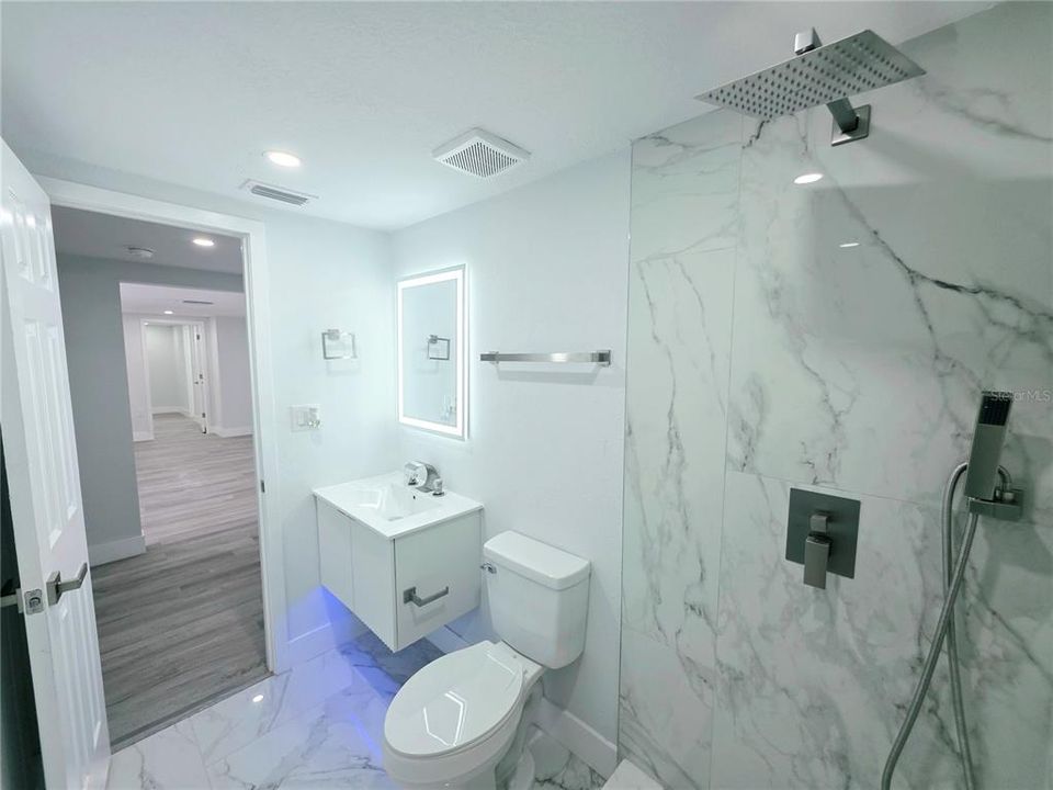 For Sale: $335,000 (5 beds, 3 baths, 1847 Square Feet)