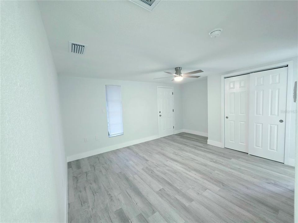 For Sale: $335,000 (5 beds, 3 baths, 1847 Square Feet)