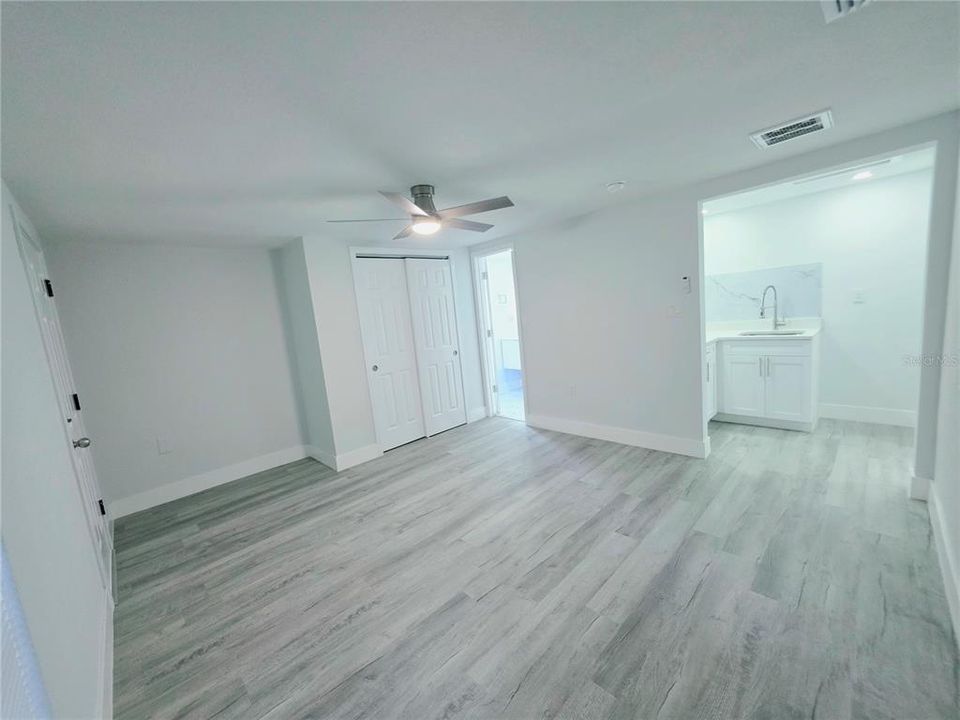 For Sale: $335,000 (5 beds, 3 baths, 1847 Square Feet)