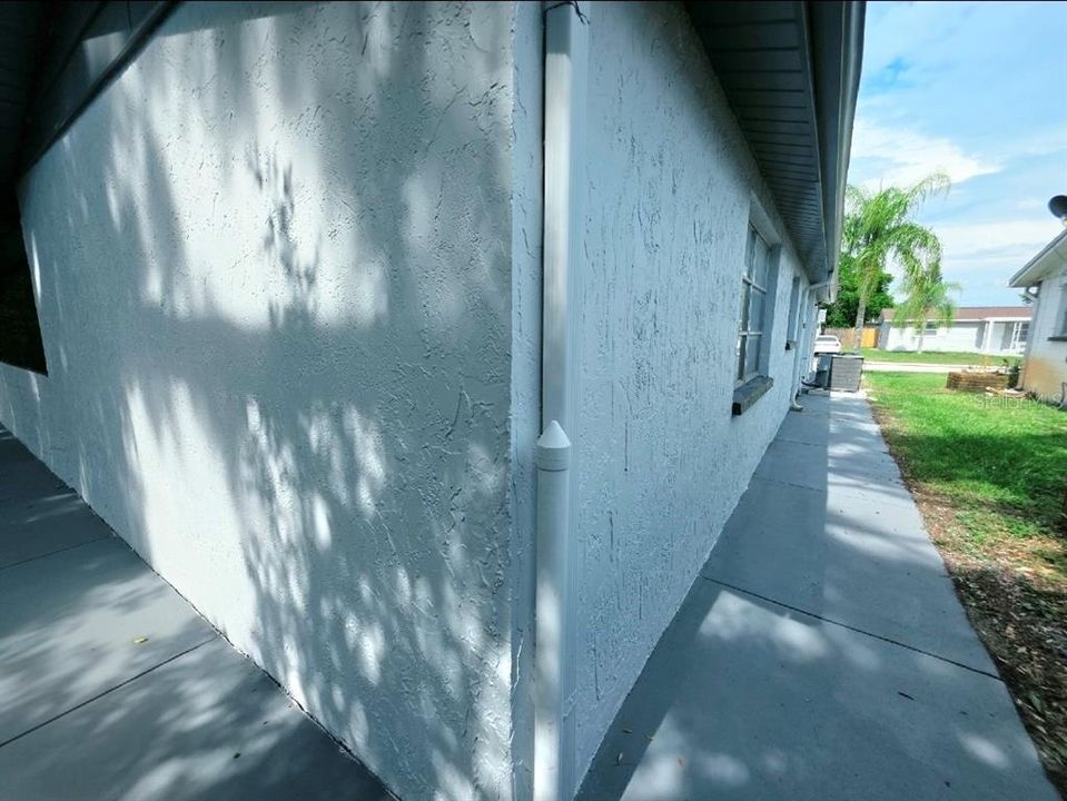 For Sale: $335,000 (5 beds, 3 baths, 1847 Square Feet)