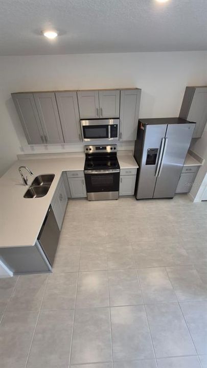 В аренду: $1,750 (2 спален, 2 ванн, 1219 Квадратных фут)
