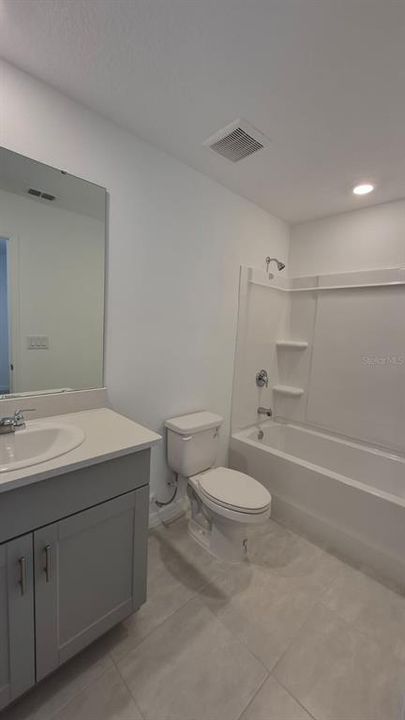 В аренду: $1,750 (2 спален, 2 ванн, 1219 Квадратных фут)