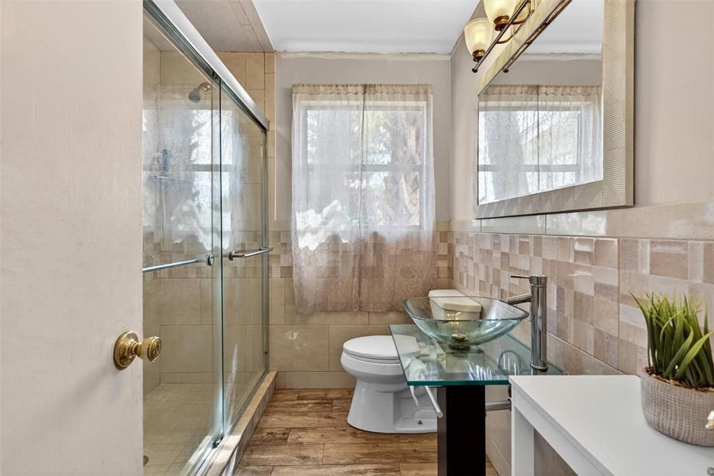 На продажу: $279,000 (2 спален, 1 ванн, 890 Квадратных фут)