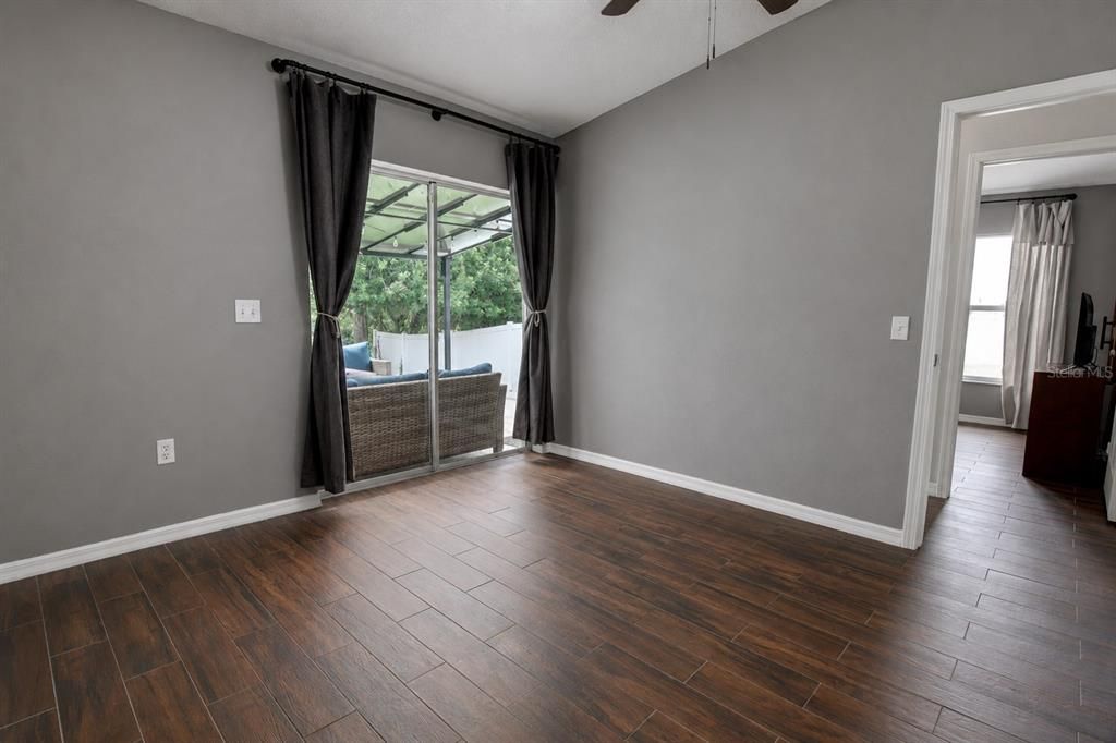 En Venta: $385,000 (5 camas, 2 baños, 1874 Pies cuadrados)