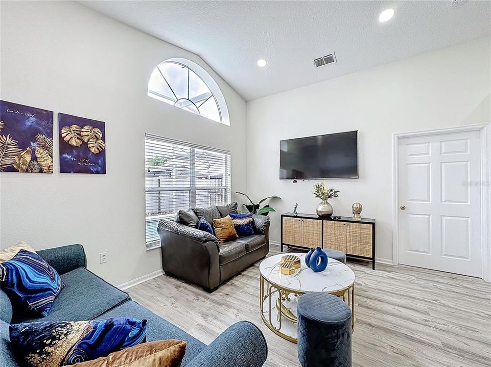 For Sale: $395,000 (4 beds, 2 baths, 1635 Square Feet)