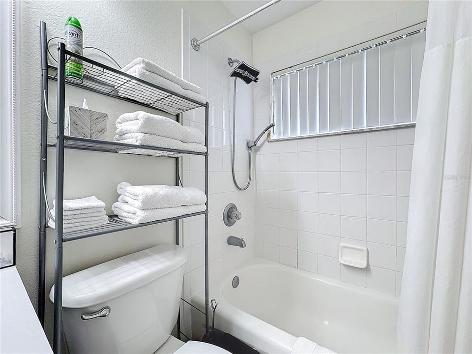 For Sale: $395,000 (4 beds, 2 baths, 1635 Square Feet)