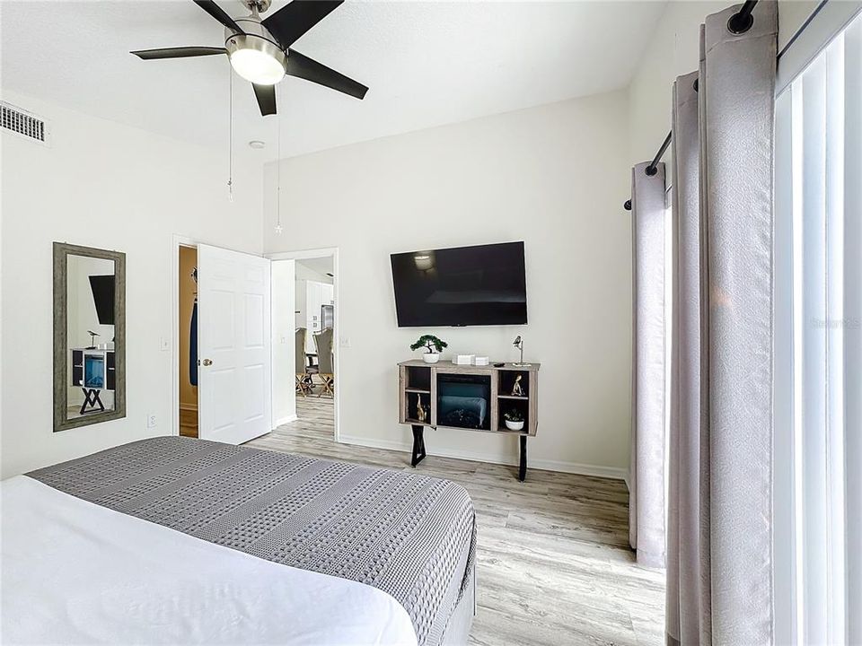 For Sale: $395,000 (4 beds, 2 baths, 1635 Square Feet)