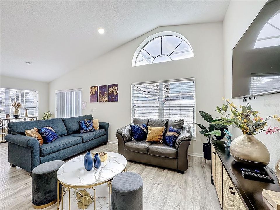 For Sale: $395,000 (4 beds, 2 baths, 1635 Square Feet)