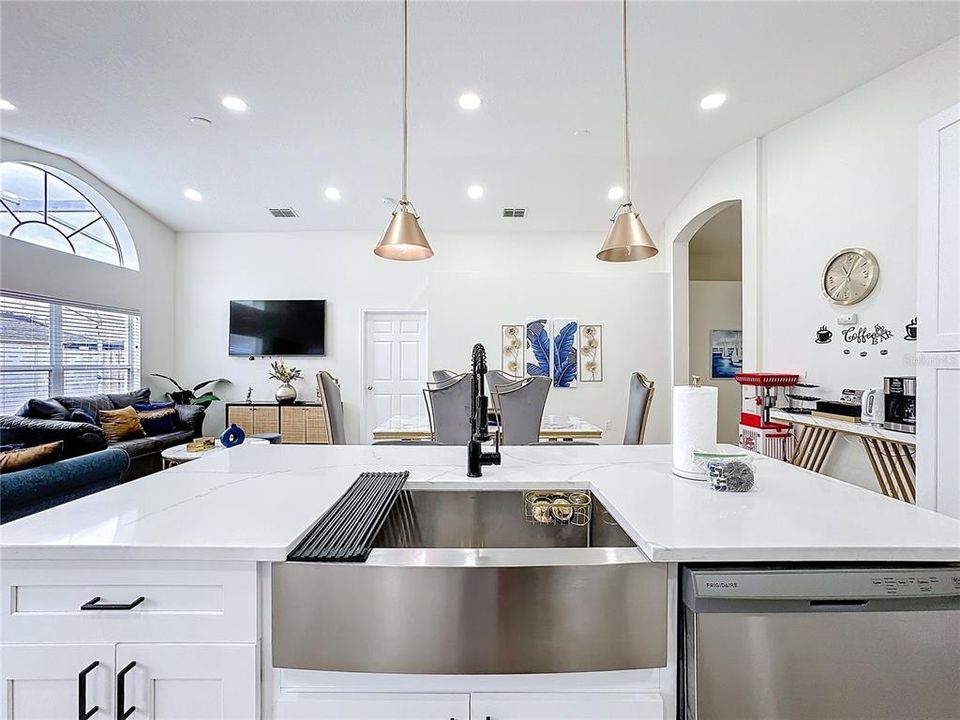 For Sale: $395,000 (4 beds, 2 baths, 1635 Square Feet)