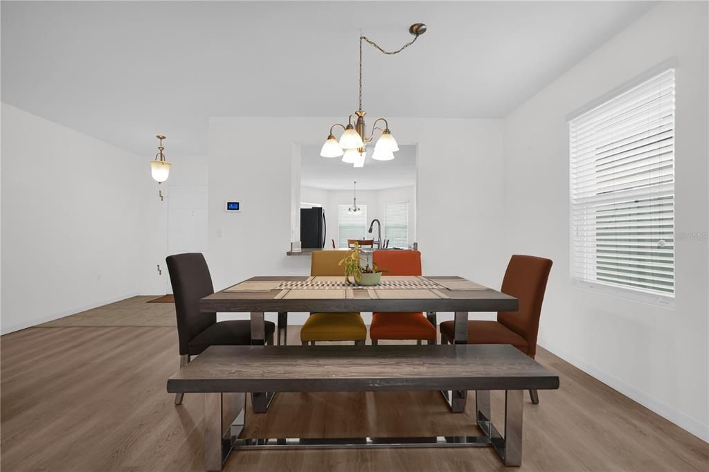 En Venta: $270,000 (3 camas, 2 baños, 1750 Pies cuadrados)