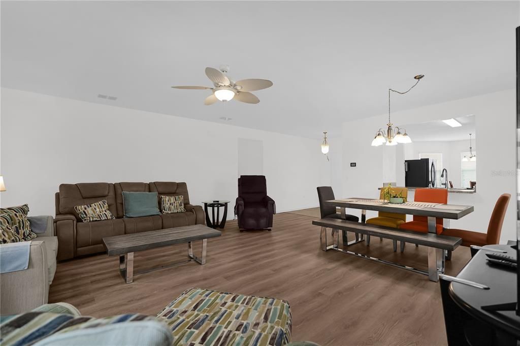 En Venta: $270,000 (3 camas, 2 baños, 1750 Pies cuadrados)