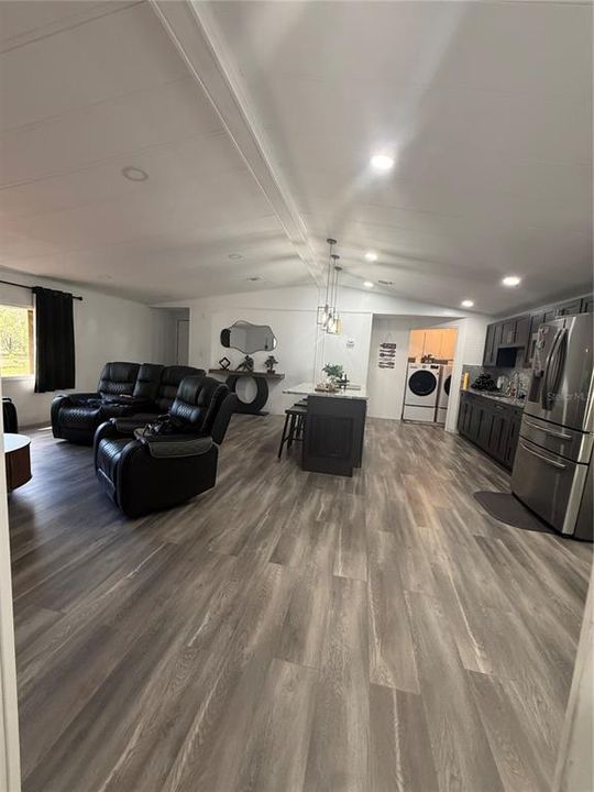 En Venta: $300,000 (2 camas, 2 baños, 1252 Pies cuadrados)