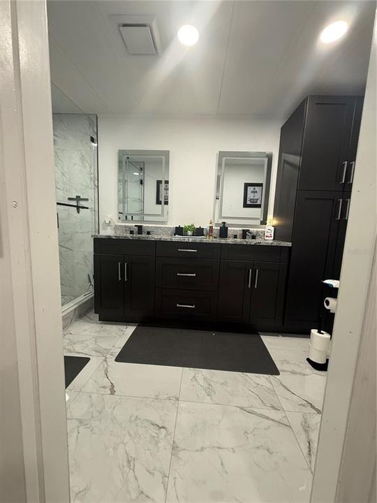 En Venta: $300,000 (2 camas, 2 baños, 1252 Pies cuadrados)