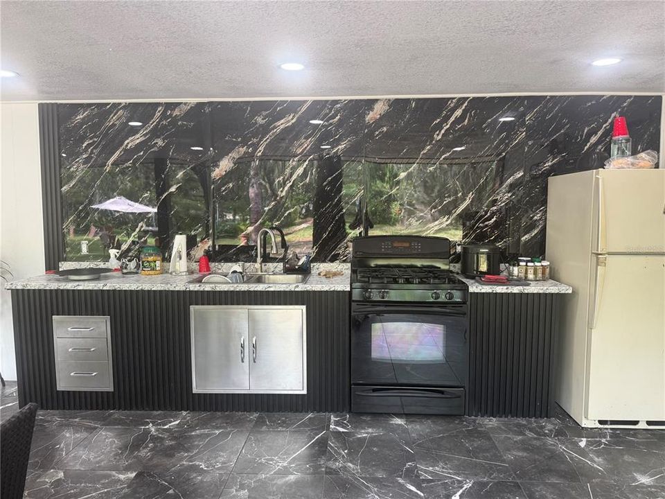 En Venta: $300,000 (2 camas, 2 baños, 1252 Pies cuadrados)