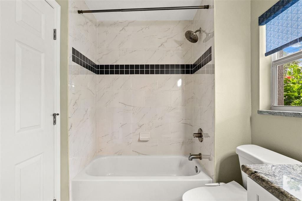 For Sale: $425,000 (2 beds, 2 baths, 1394 Square Feet)