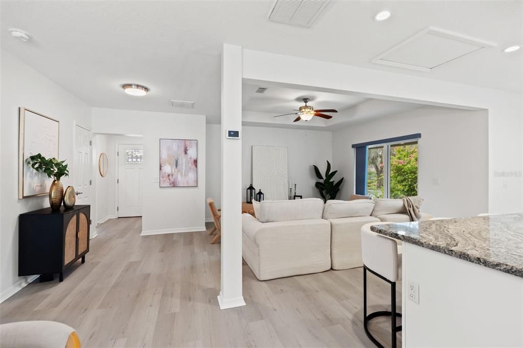 For Sale: $425,000 (2 beds, 2 baths, 1394 Square Feet)