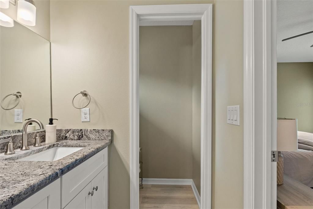 For Sale: $425,000 (2 beds, 2 baths, 1394 Square Feet)
