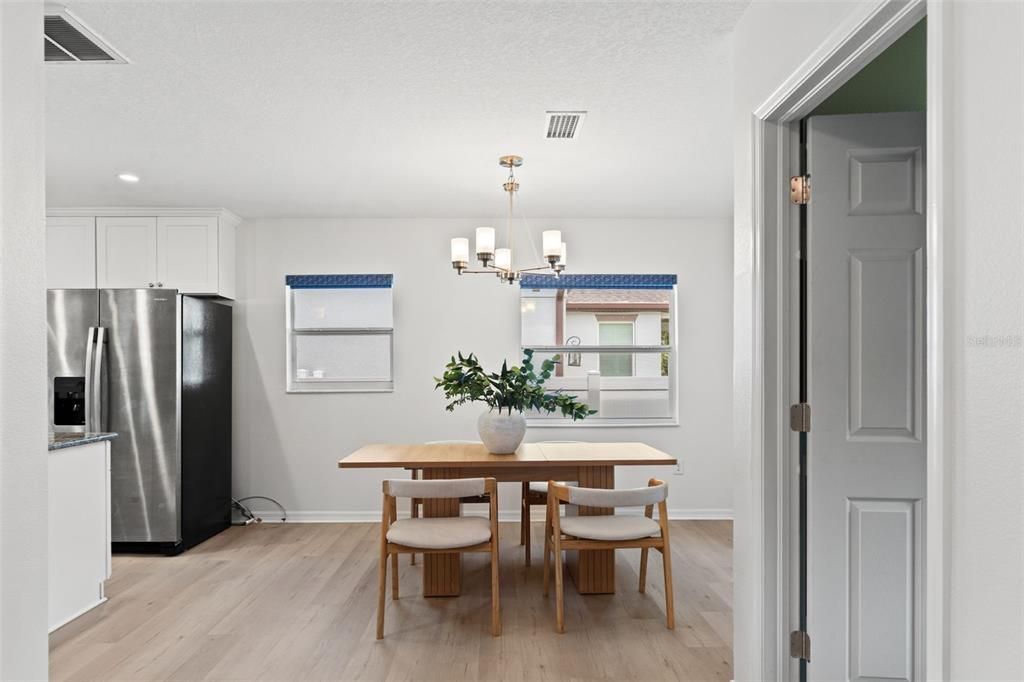 For Sale: $425,000 (2 beds, 2 baths, 1394 Square Feet)