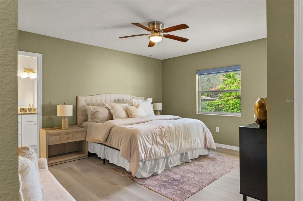 For Sale: $425,000 (2 beds, 2 baths, 1394 Square Feet)