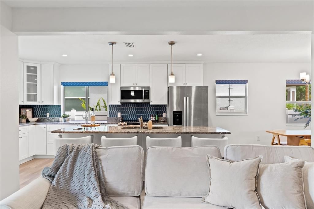 For Sale: $425,000 (2 beds, 2 baths, 1394 Square Feet)
