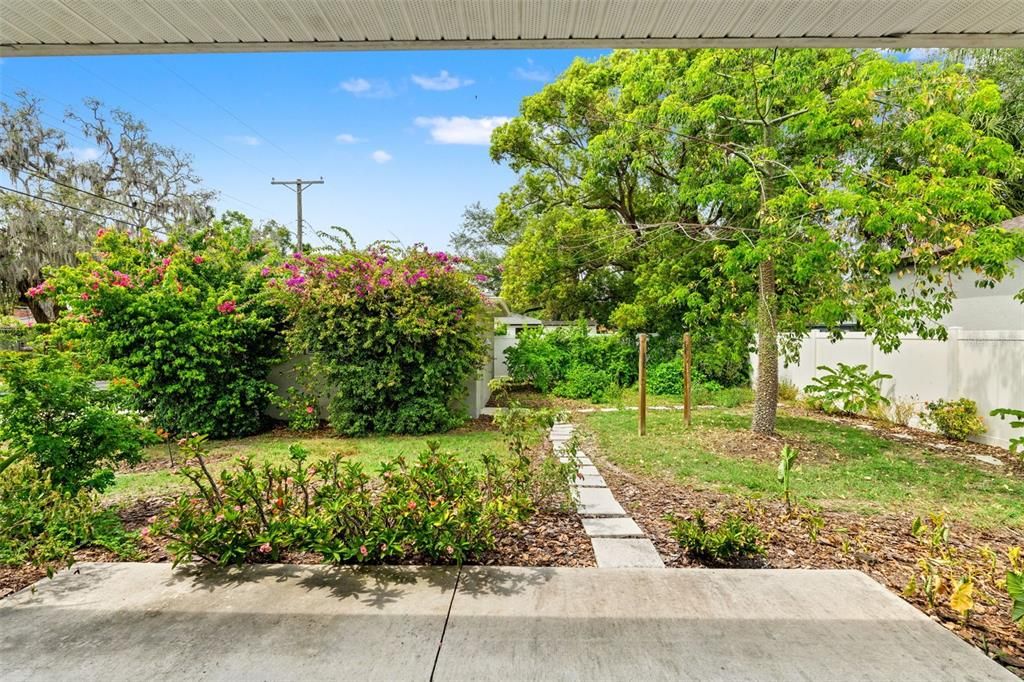 For Sale: $425,000 (2 beds, 2 baths, 1394 Square Feet)