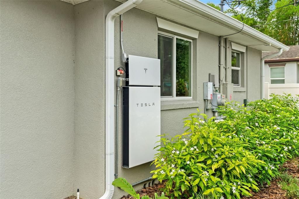 For Sale: $425,000 (2 beds, 2 baths, 1394 Square Feet)