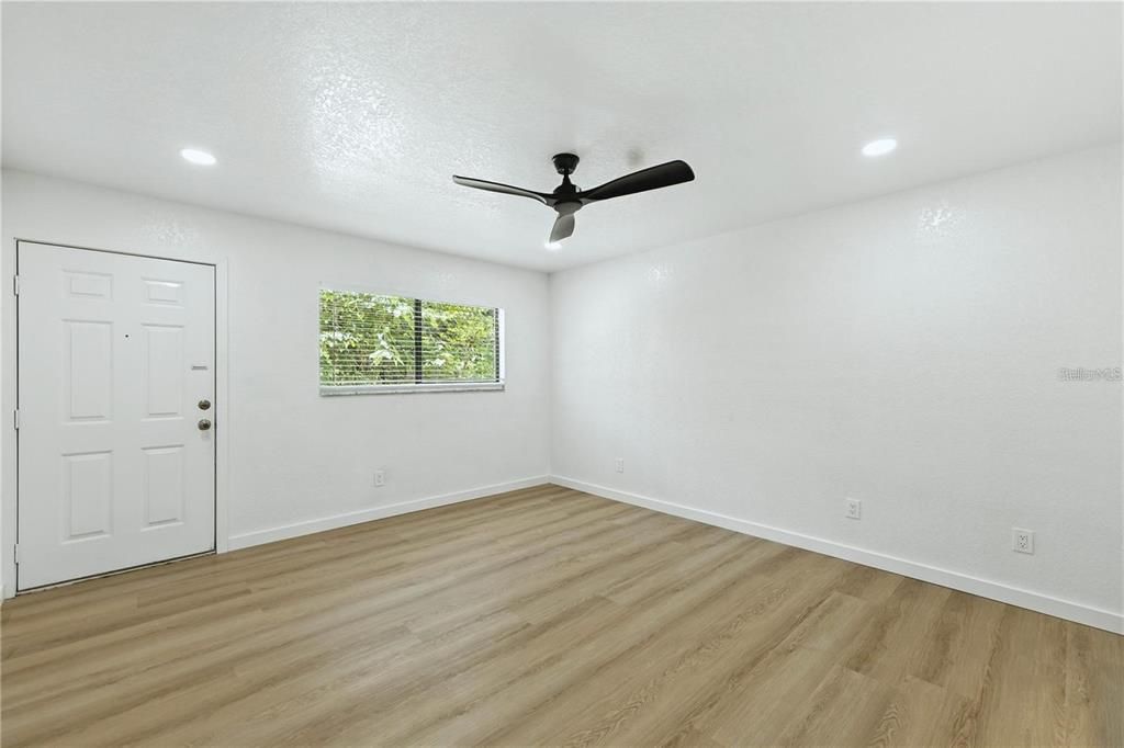 En Renta: $1,295 (2 camas, 2 baños, 806 Pies cuadrados)