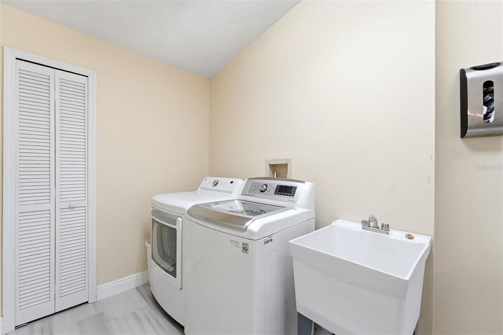 For Sale: $629,000 (4 beds, 2 baths, 2846 Square Feet)