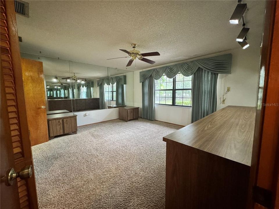 En Renta: $2,500 (3 camas, 3 baños, 1805 Pies cuadrados)