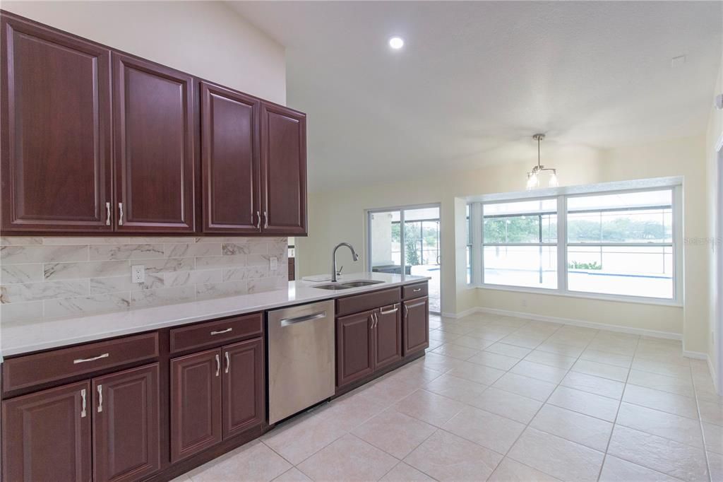 待售: $700,000 (3 贝兹, 2 浴室, 1862 平方英尺)
