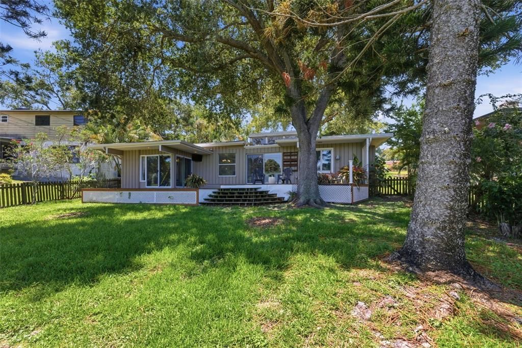 En Venta: $449,900 (3 camas, 2 baños, 2005 Pies cuadrados)