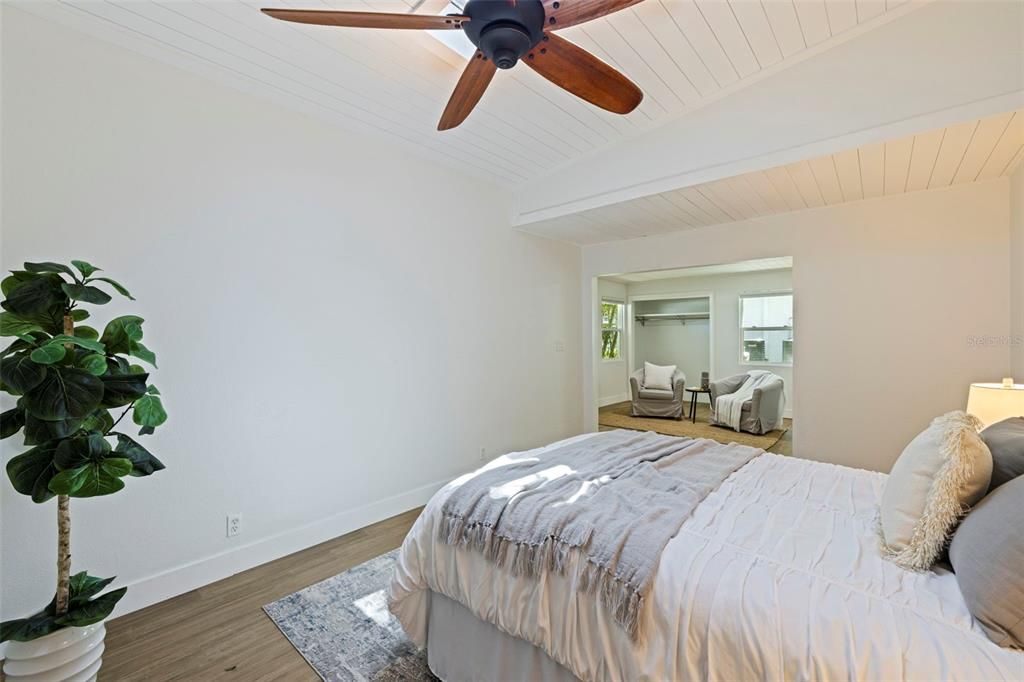En Venta: $449,900 (3 camas, 2 baños, 2005 Pies cuadrados)