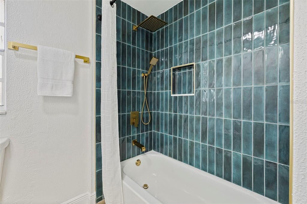 For Sale: $449,000 (4 beds, 2 baths, 1850 Square Feet)
