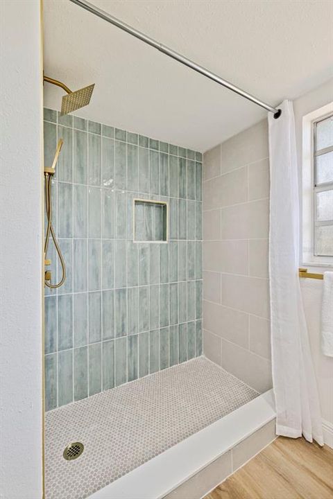 For Sale: $449,000 (4 beds, 2 baths, 1850 Square Feet)