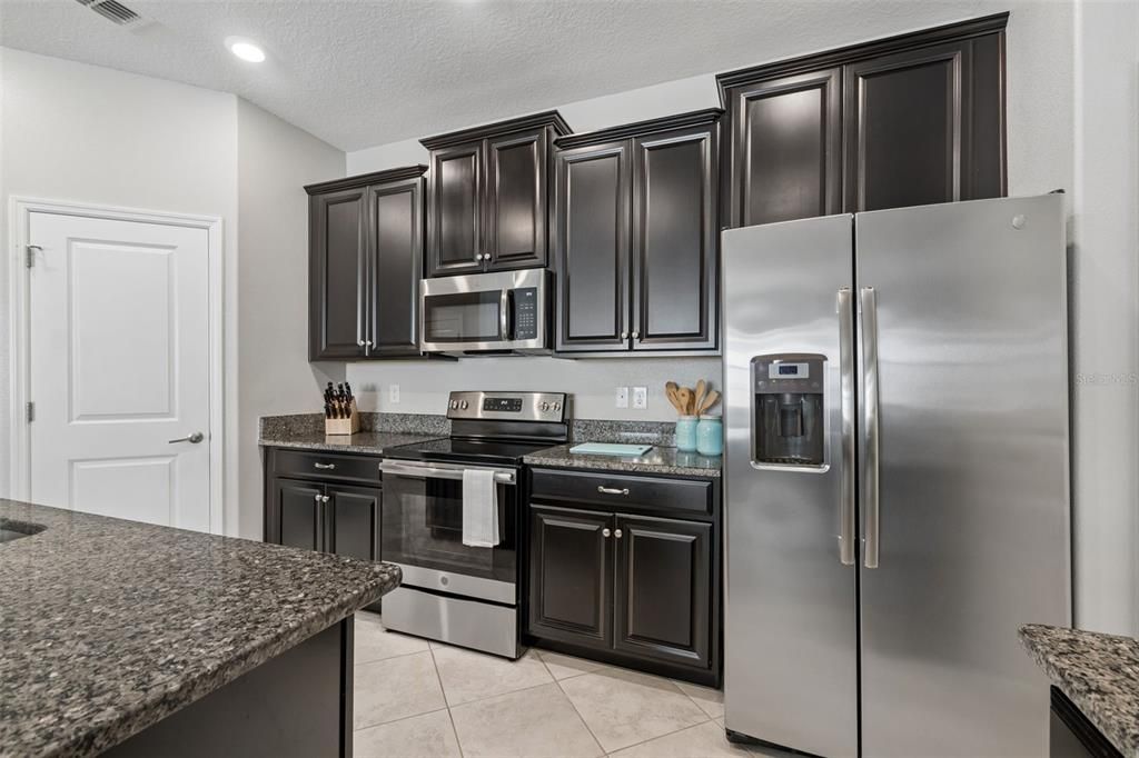En Venta: $399,900 (4 camas, 3 baños, 2061 Pies cuadrados)