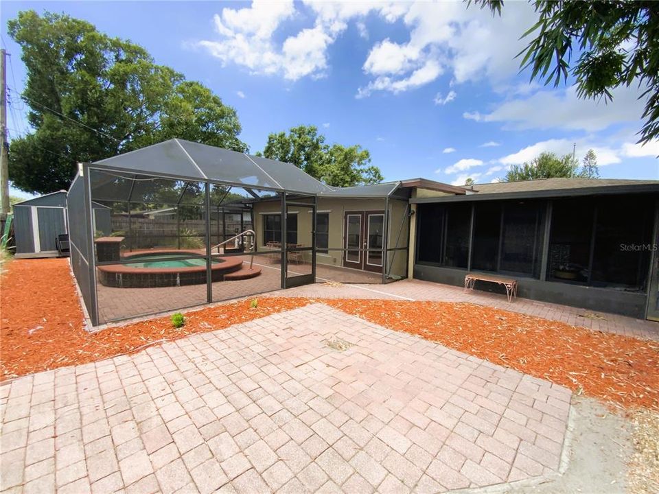 For Sale: $390,000 (3 beds, 2 baths, 1704 Square Feet)