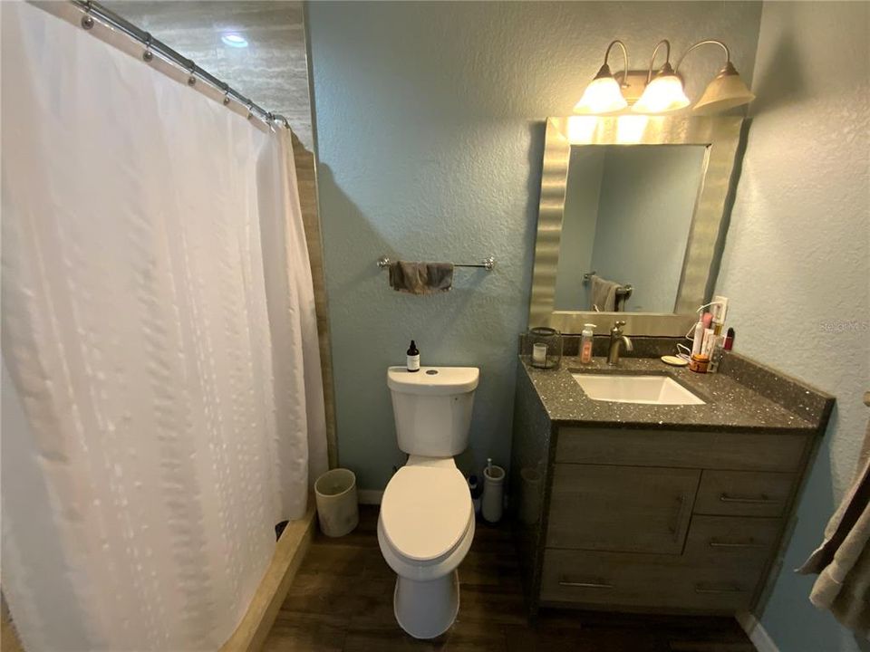 For Sale: $390,000 (3 beds, 2 baths, 1704 Square Feet)