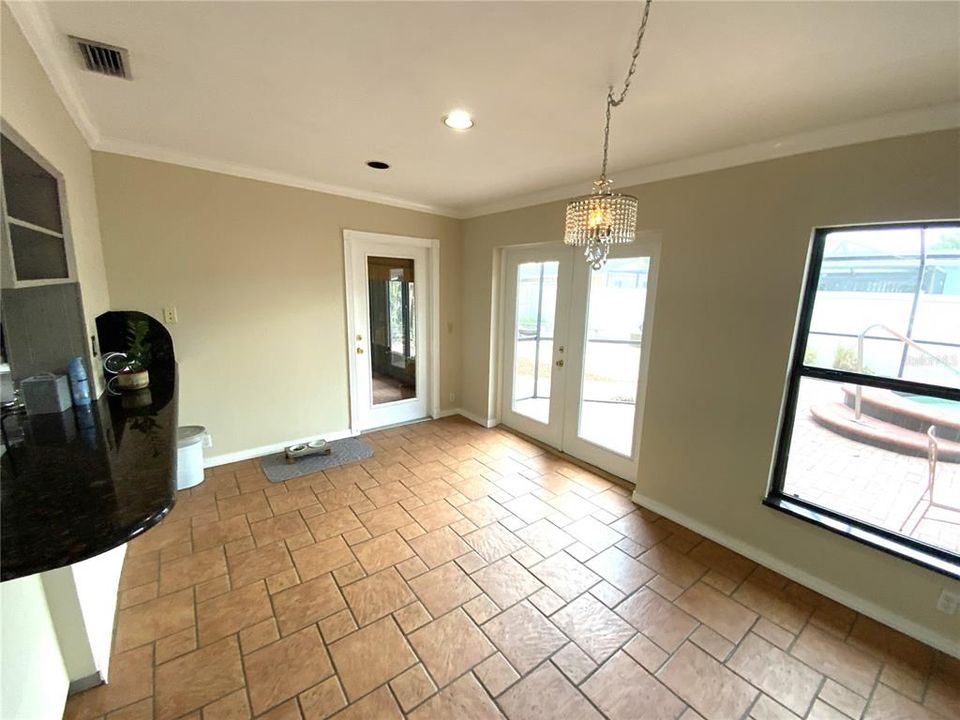 For Sale: $390,000 (3 beds, 2 baths, 1704 Square Feet)