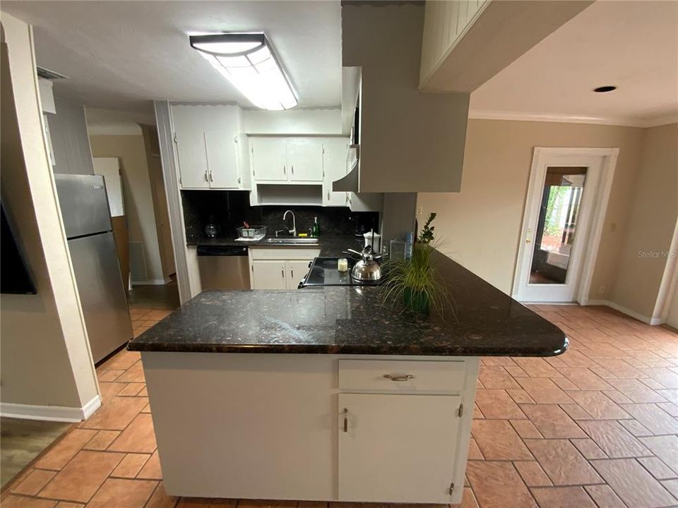 For Sale: $390,000 (3 beds, 2 baths, 1704 Square Feet)