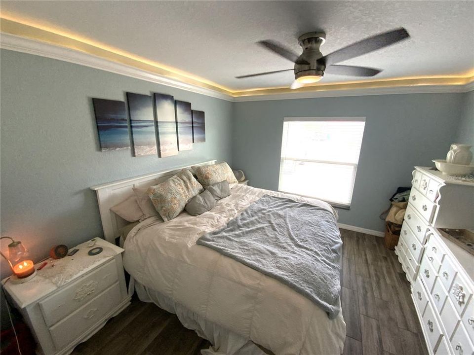 For Sale: $390,000 (3 beds, 2 baths, 1704 Square Feet)