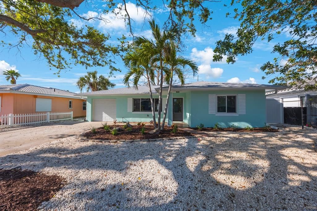 For Sale: $719,000 (4 beds, 3 baths, 1729 Square Feet)