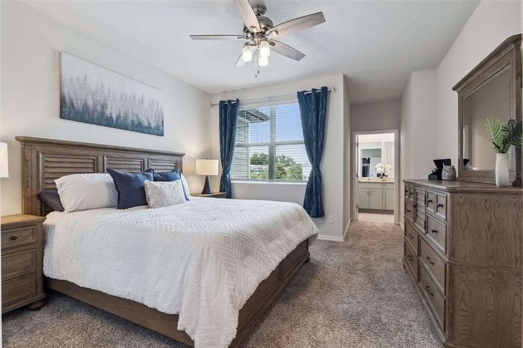 For Sale: $400,000 (3 beds, 2 baths, 1807 Square Feet)