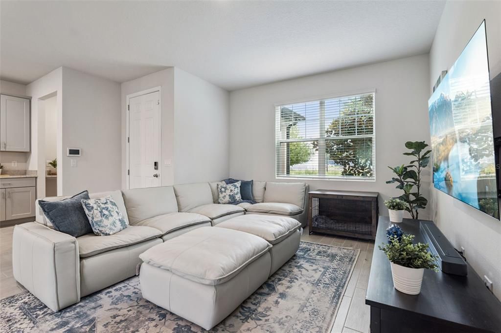 For Sale: $400,000 (3 beds, 2 baths, 1807 Square Feet)
