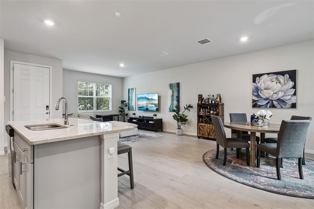 For Sale: $400,000 (3 beds, 2 baths, 1807 Square Feet)