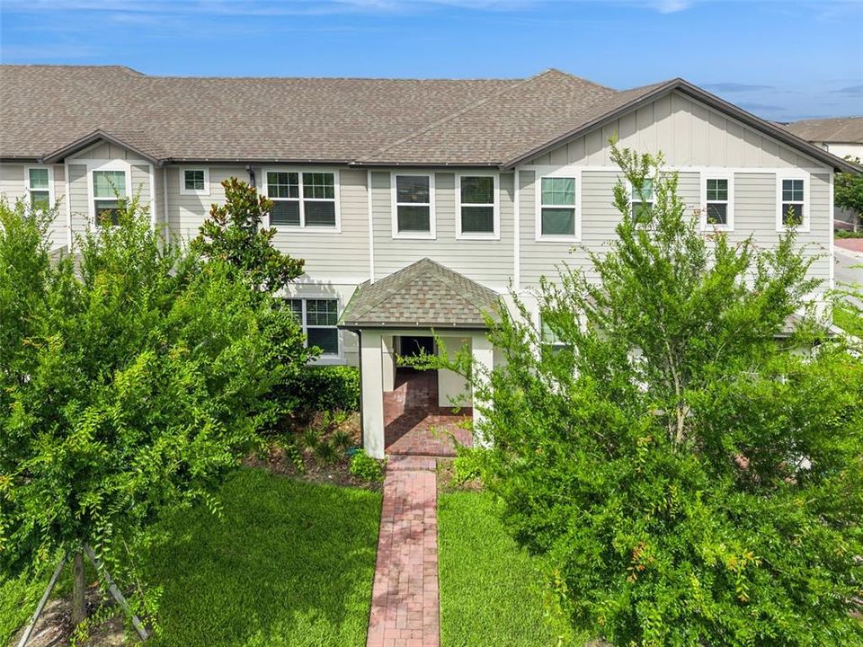 For Sale: $400,000 (3 beds, 2 baths, 1807 Square Feet)