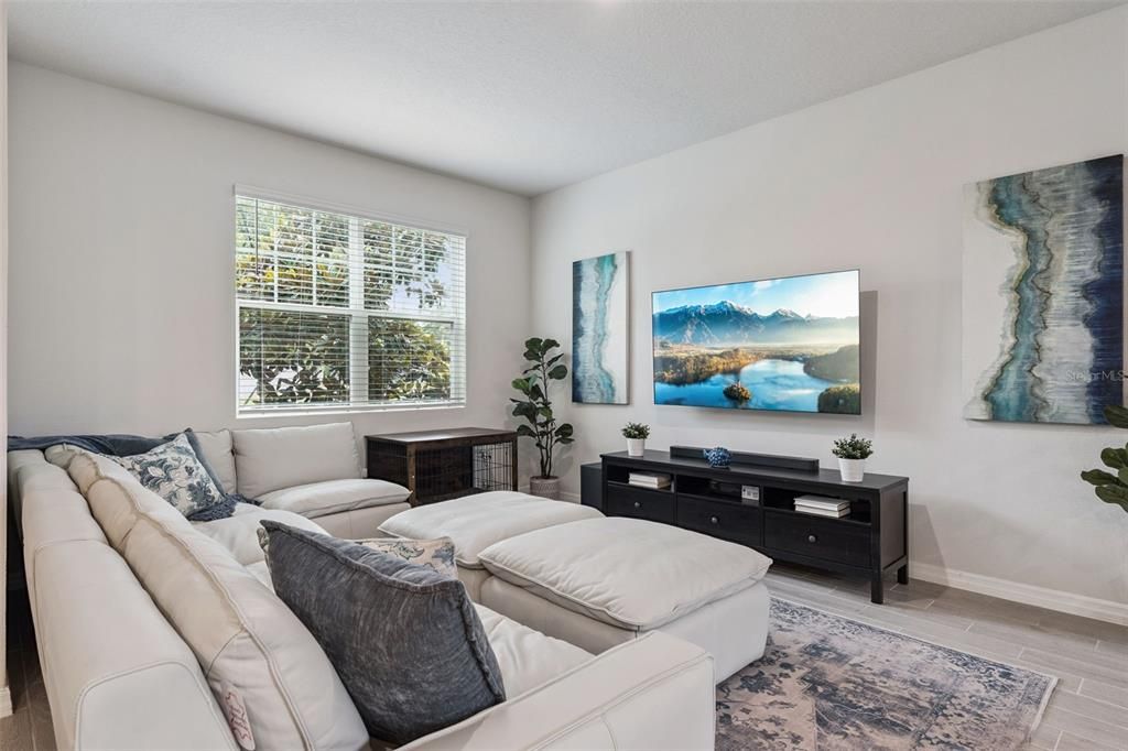 For Sale: $400,000 (3 beds, 2 baths, 1807 Square Feet)