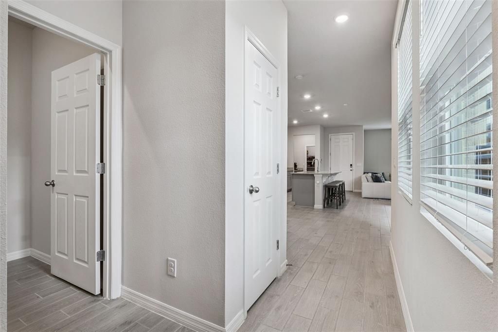 For Sale: $400,000 (3 beds, 2 baths, 1807 Square Feet)