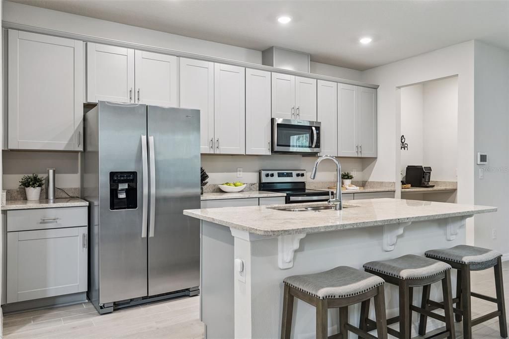 For Sale: $400,000 (3 beds, 2 baths, 1807 Square Feet)