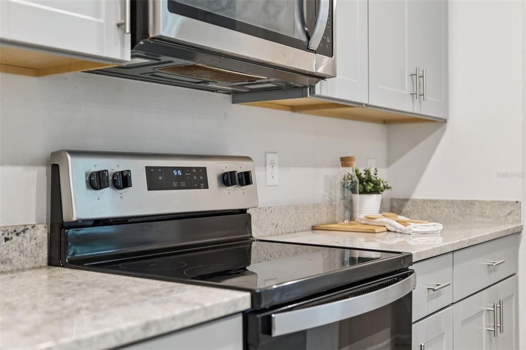 For Sale: $400,000 (3 beds, 2 baths, 1807 Square Feet)