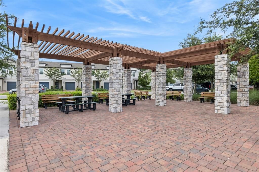 For Sale: $400,000 (3 beds, 2 baths, 1807 Square Feet)